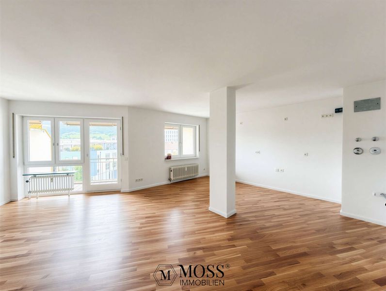 Leerstehende hochwertig sanierte 2,5-Zimmer-Wohnung mit TG-Stellplatz in Merzhausen